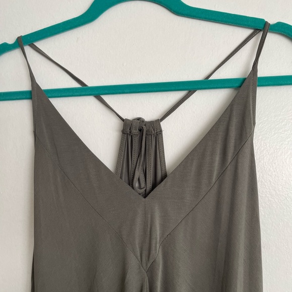 Flowy High Low Green Dress - Picture 4 of 7